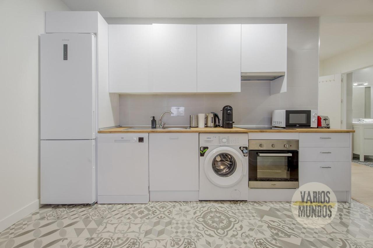 Spacious New Apartment Para 7 En La Plaza De Tirso De Molina Madrid Exterior foto